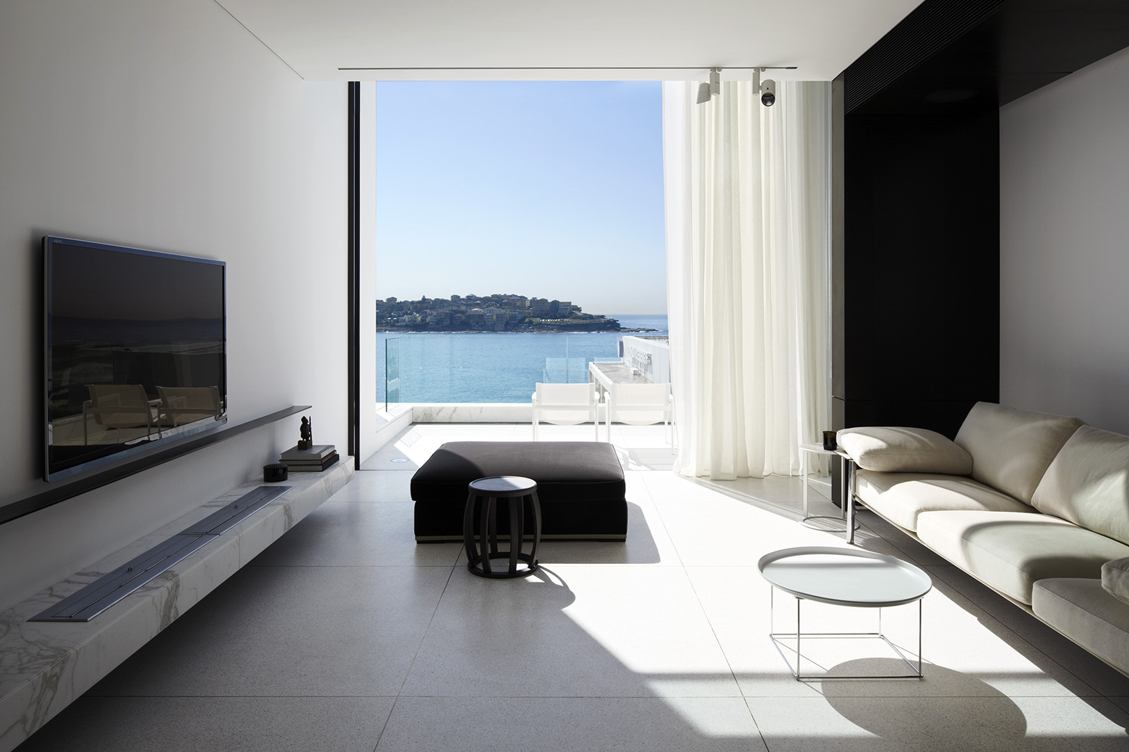 Bondi House photographed by Romello Pereira